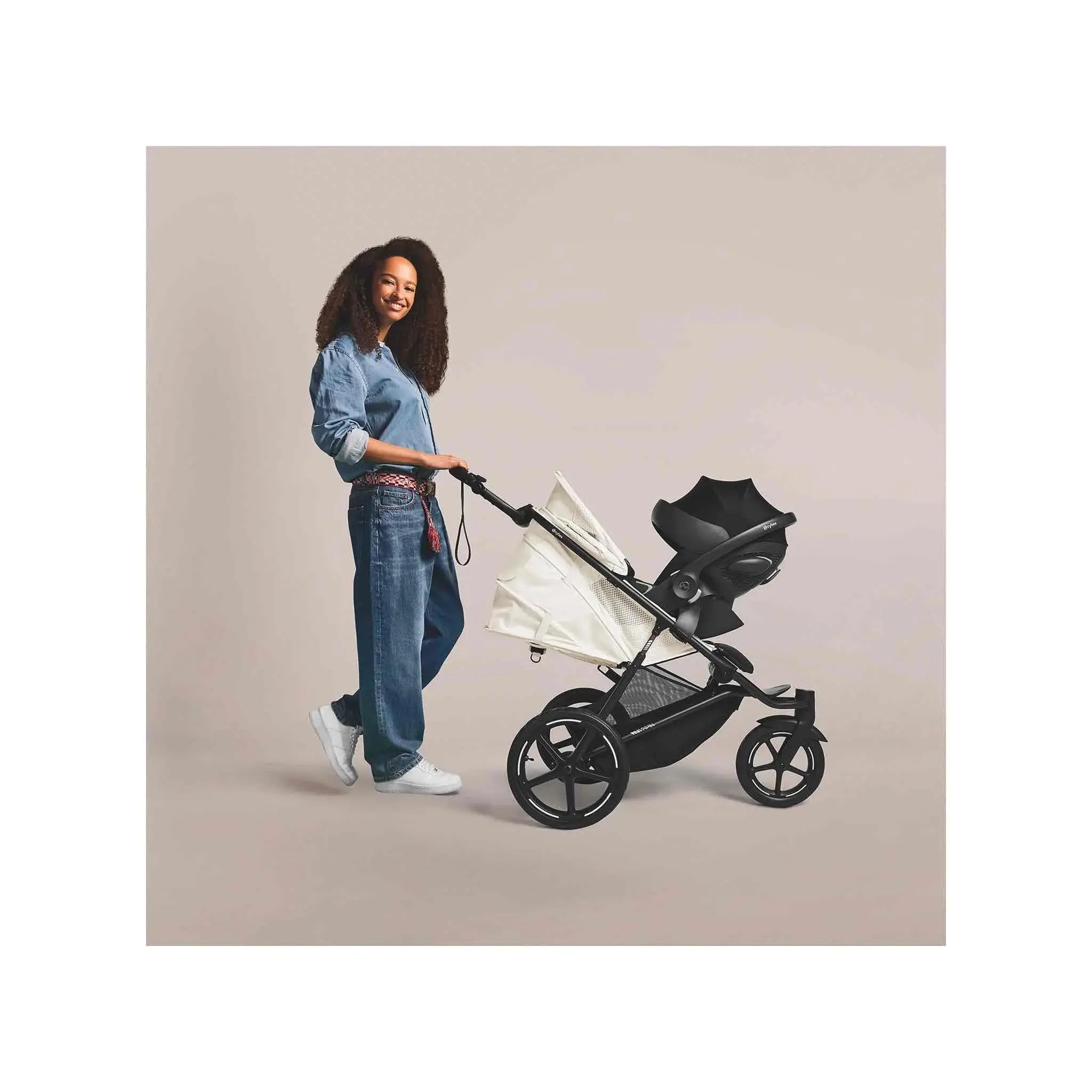cybex avi vs thule Cybex Avi Spin Essential Bundle