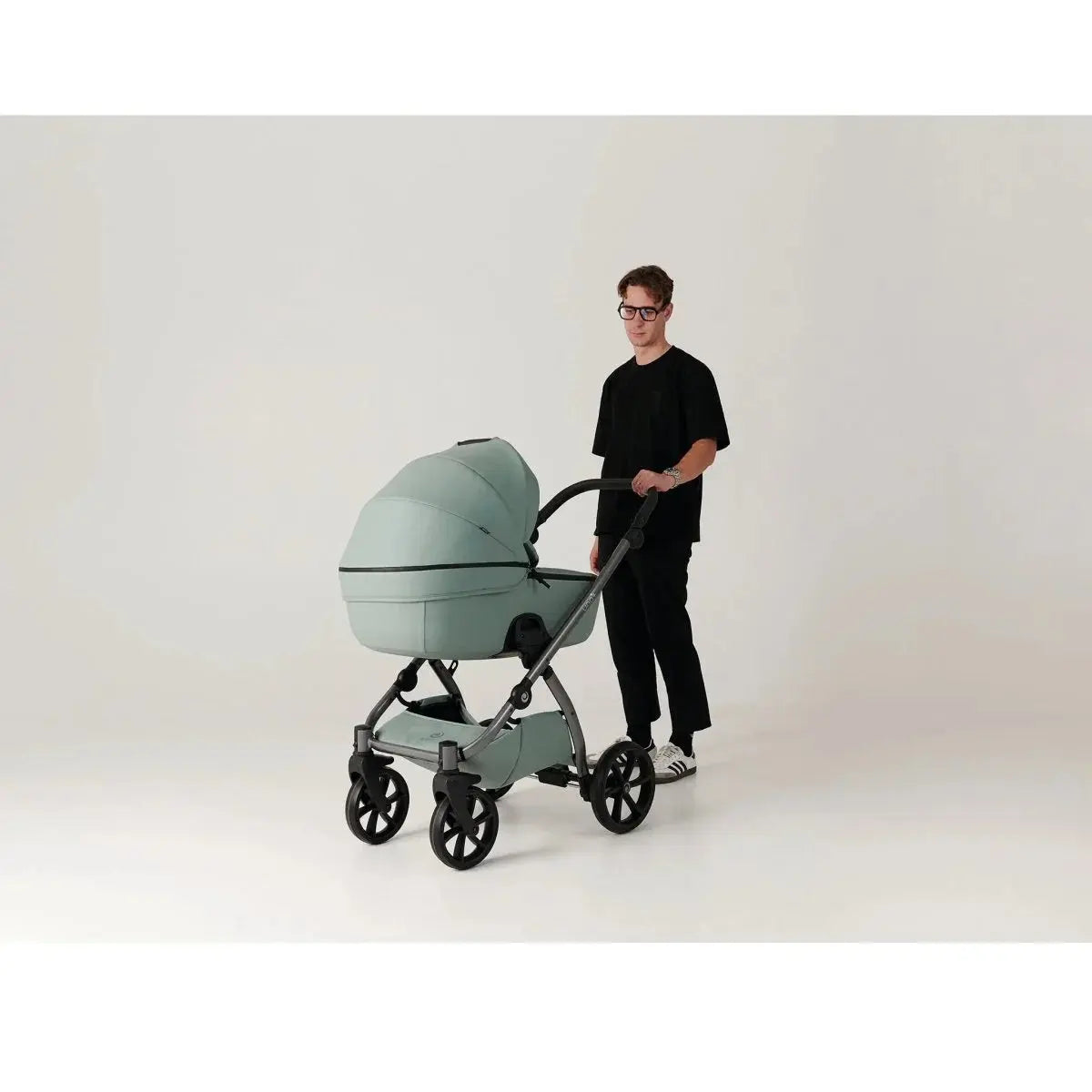 Tutis Uno5+ (Eco-Leather Collection)