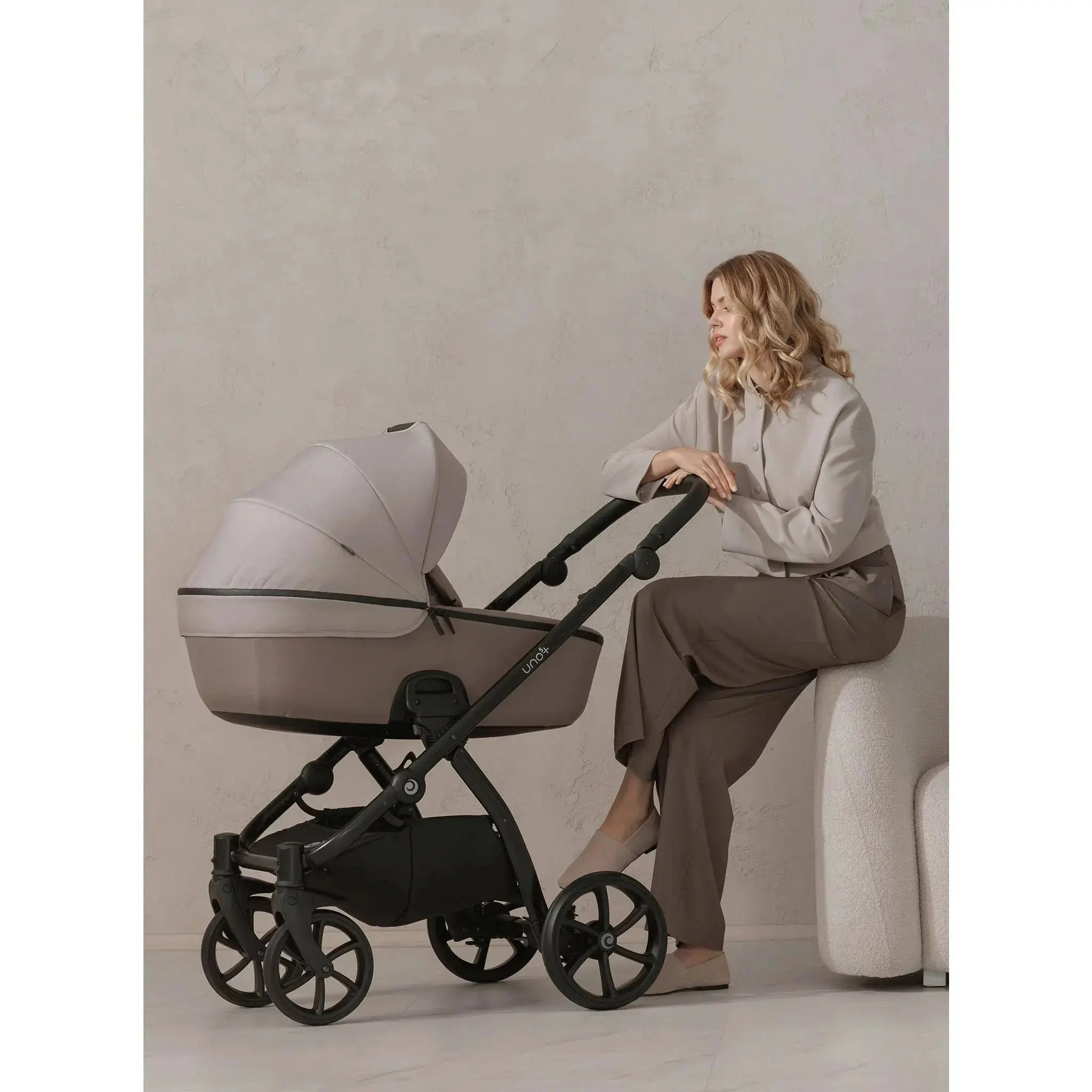 Tutis Uno5+ (Eco-Leather Collection)